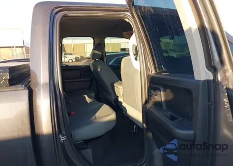 2017 Ram 1500 Express 4X2 6'4 Box z USA, uszkodzony, nr VIN 1C6RR6FG6HS514611